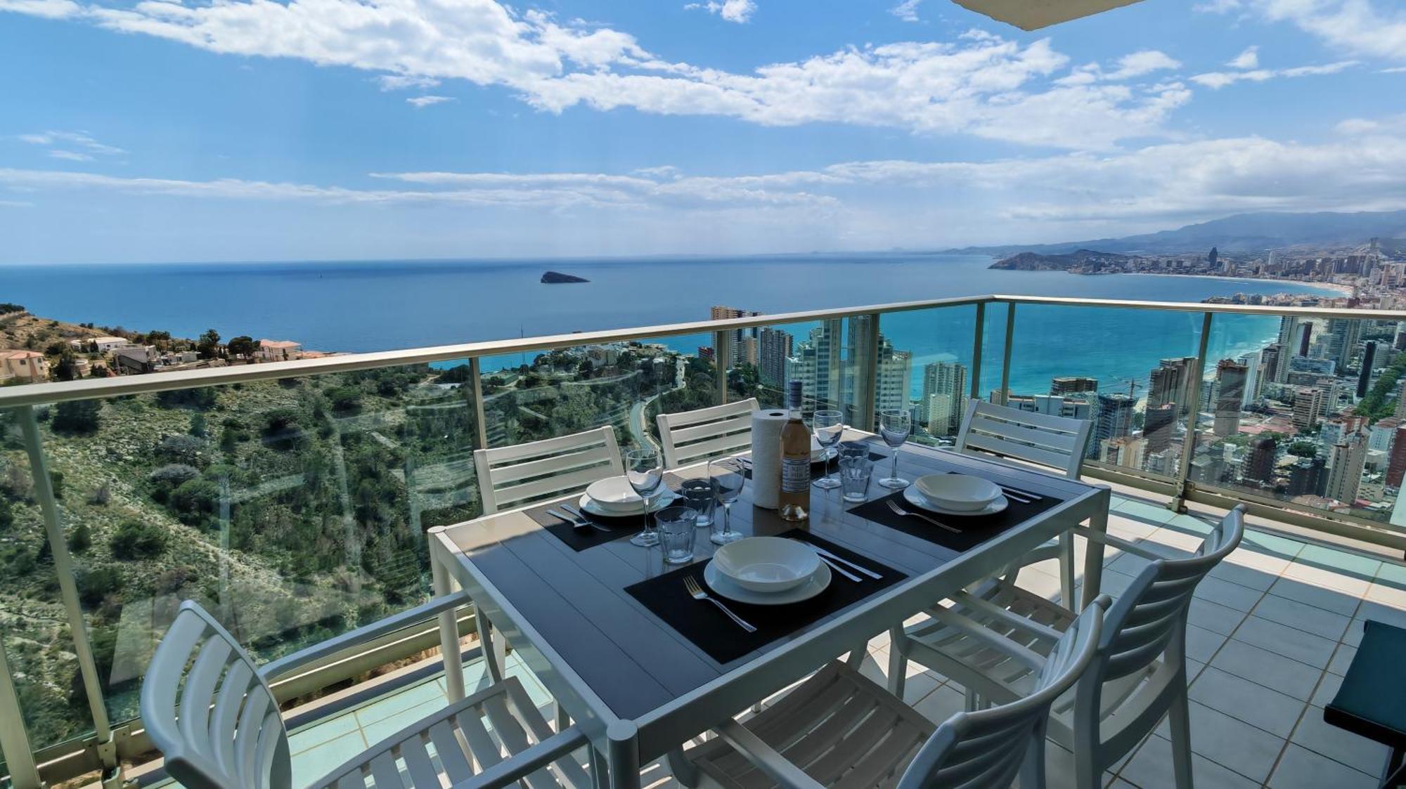 High Rise - Sea Views - Torre Lugano Apartamento