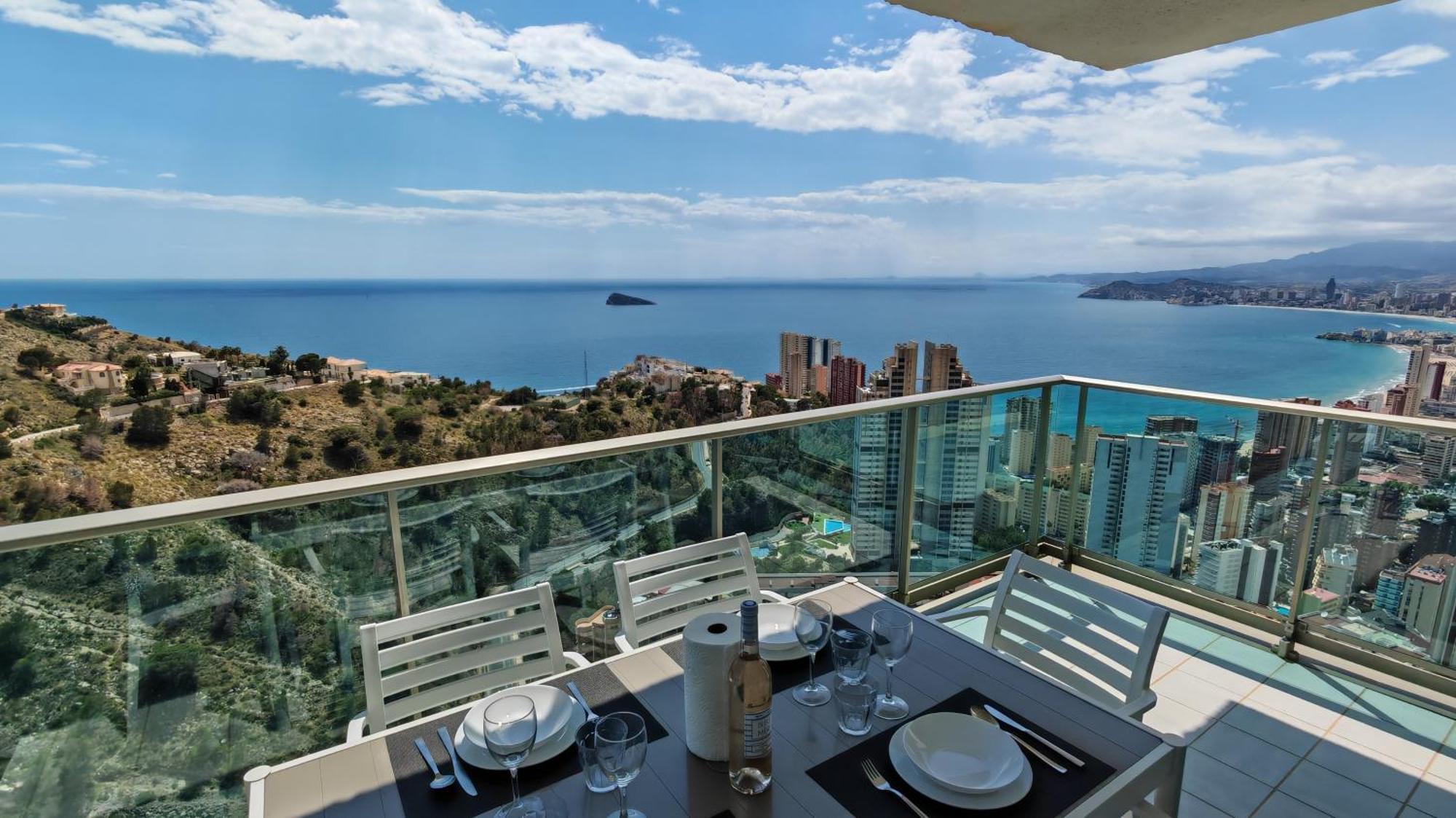 High Rise - Sea Views - Torre Lugano